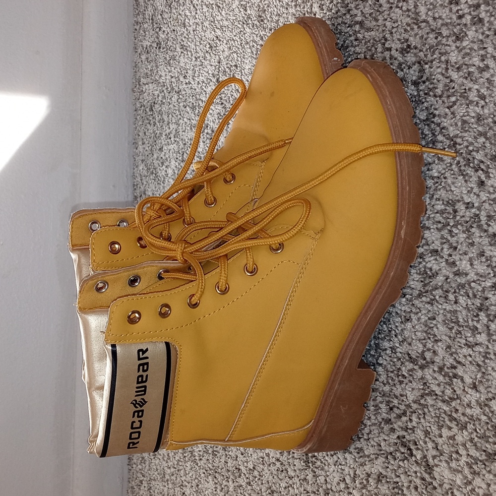 Rocawear Lace Up Boots